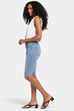 Sophie Bike Capri Jeans - Corfu 11 Sophie Bike Capri Jeans - Corfu -Nydj Apparel Shop MATKCP8200 CORFU 5