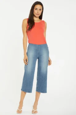 Wide Leg Capri Pull-On Jeans - Clean Horizon