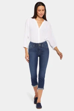 Chloe Capri Jeans - Dimension