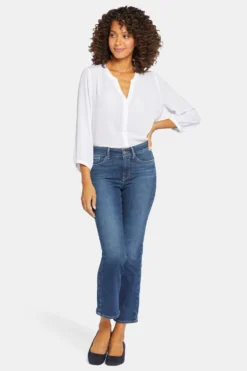 Marilyn Straight Ankle Jeans In Petite - Dimension