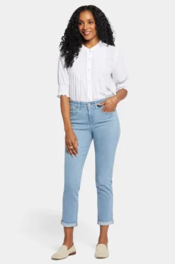 Margot Girlfriend Jeans In Petite - Kingston