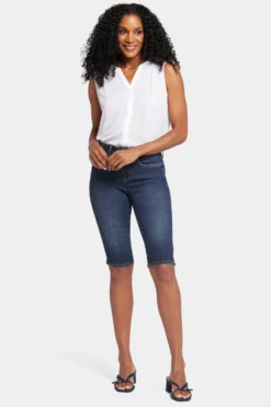 Sophie Bike Capri Jeans In Petite - Lotus Gardens 10 Sophie Bike Capri Jeans In Petite - Lotus Gardens -Nydj Apparel Shop PATKCP8200 LTSGD 4