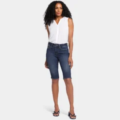 Sophie Bike Capri Jeans In Petite - Lotus Gardens 13 Sophie Bike Capri Jeans In Petite - Lotus Gardens -Nydj Apparel Shop PATKCP8200 LTSGD DPA