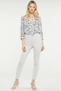 Ami Skinny Ankle Jeans In Petite - Roadtrip