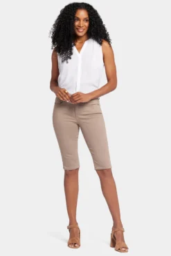 Sophie Bike Capri Jeans In Petite - Saddlewood -Nydj Apparel Shop PFOSCP8200 SADLW 4