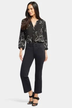 Marilyn Straight Ankle Jeans In Petite - Black