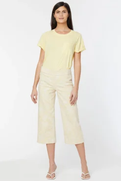 Wide Leg Capri Pull-On Jeans In Petite - Darcey Paisley