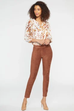 Basic Legging Pants In Petite - Coffee Bean 9 Basic Legging Pants In Petite - Coffee Bean -Nydj Apparel Shop PFSK2062 COFFE 4