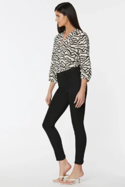 Ami Skinny Ankle Jeans In Petite - Black Rinse