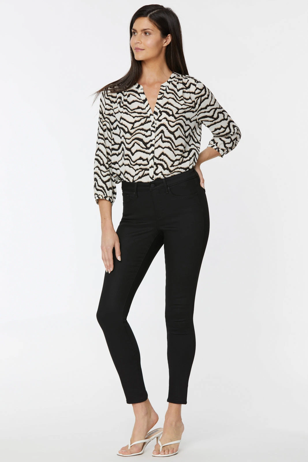 Ami Skinny Ankle Jeans In Petite - Black Rinse 4 Ami Skinny Ankle Jeans In Petite - Black Rinse - Image 4