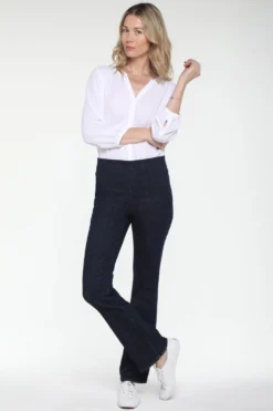 Slim Bootcut Pull-On Jeans In Petite - Langley