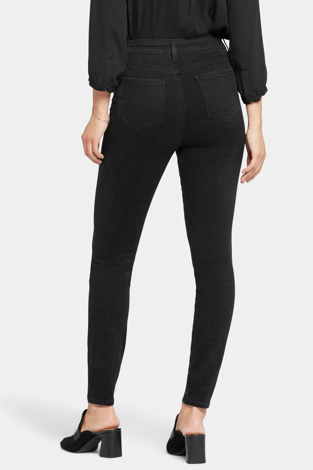 Le Silhouette Ami Skinny Jeans In Petite - Stellar 2 Le Silhouette Ami Skinny Jeans In Petite - Stellar - Image 2