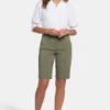 Bermuda Shorts In Petite - Avocado