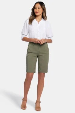 Bermuda Shorts In Petite - Avocado