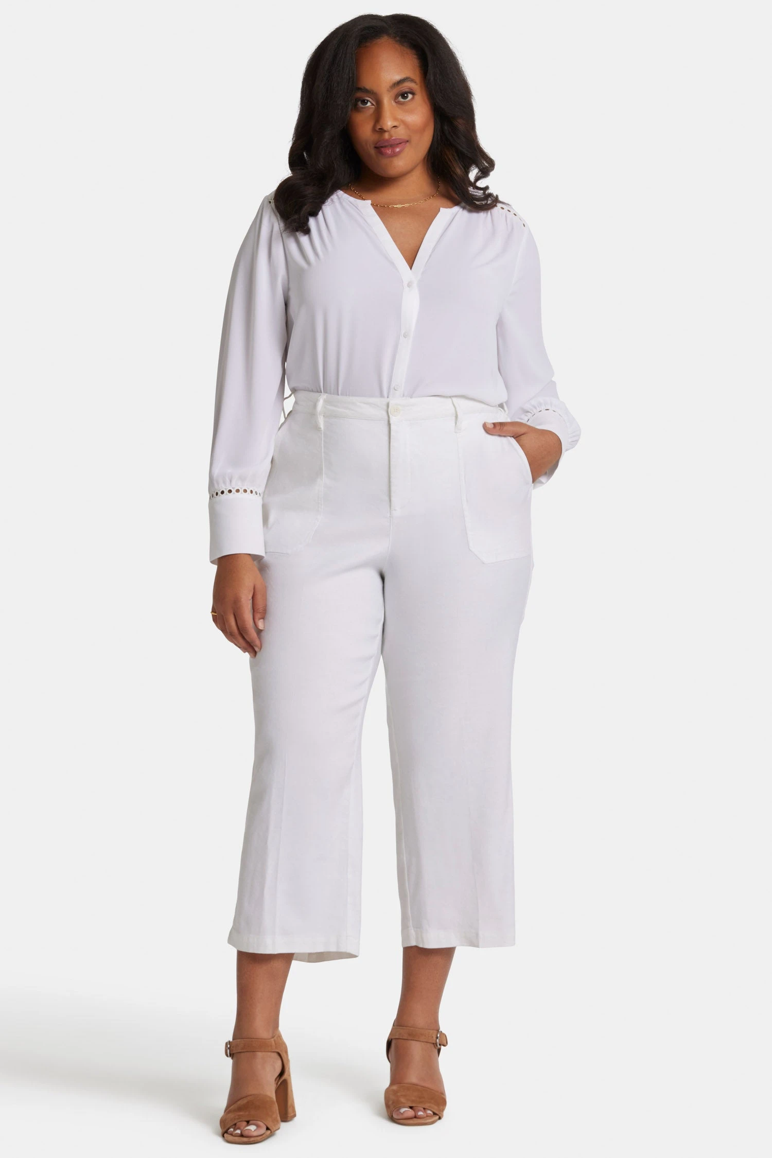 Wide Leg Cargo Capri Pants In Plus Size - Optic White 4 Wide Leg Cargo Capri Pants In Plus Size - Optic White - Image 4