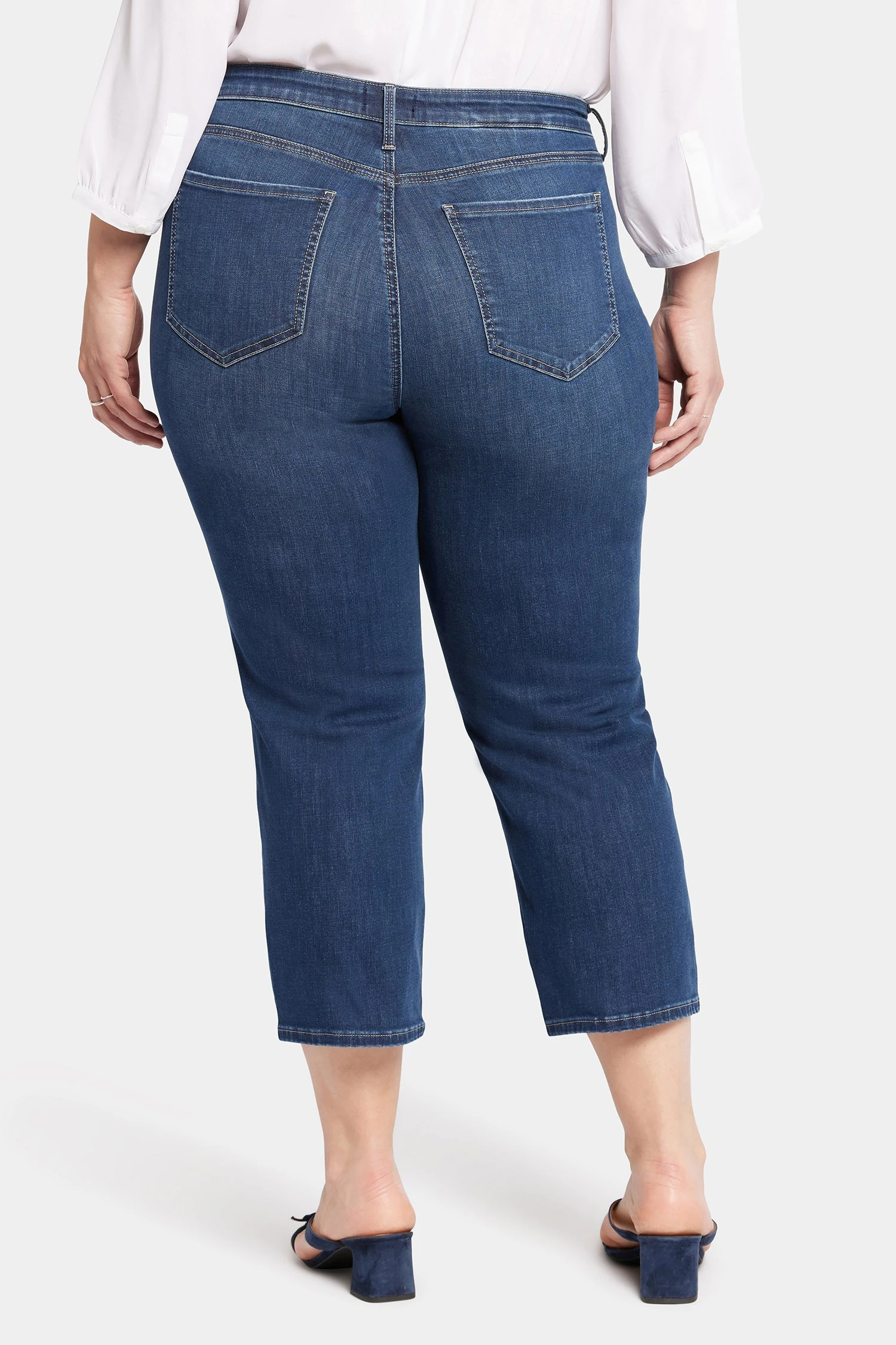 Relaxed Piper Crop Jeans In Plus Size - Sonnet 2 Relaxed Piper Crop Jeans In Plus Size - Sonnet - Image 2