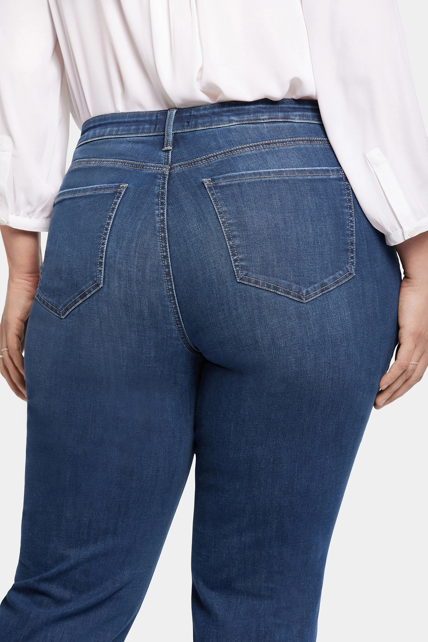 Relaxed Piper Crop Jeans In Plus Size - Sonnet 6 Relaxed Piper Crop Jeans In Plus Size - Sonnet - Image 6