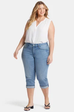 Marilyn Straight Crop Jeans In Plus Size - Lakefront 9 Marilyn Straight Crop Jeans In Plus Size - Lakefront -Nydj Apparel Shop WANVCR2389 LKFNT 4
