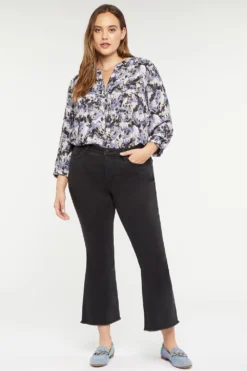 Ava Flared Ankle Jeans In Plus Size - Trinity