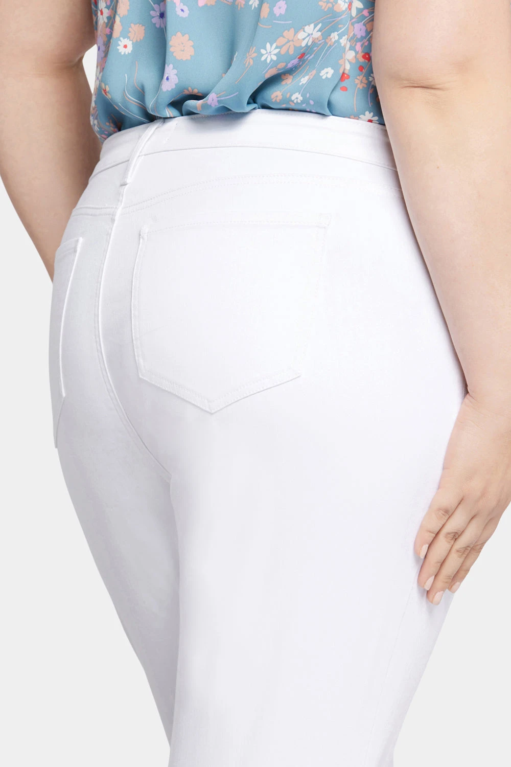 Relaxed Piper Crop Jeans In Plus Size - Optic White 6 Relaxed Piper Crop Jeans In Plus Size - Optic White - Image 6