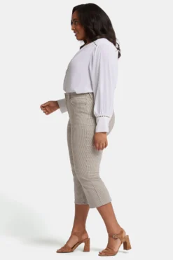 Joni Relaxed Capri Jeans In Plus Size - Sandbar Stripe 10 Joni Relaxed Capri Jeans In Plus Size - Sandbar Stripe -Nydj Apparel Shop WFOS8640 SNBRS 5