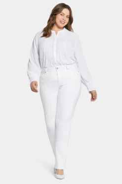 Marilyn Straight Jeans In Plus Size - Optic White