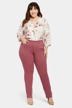 Marilyn Straight Jeans In Plus Size - Husk