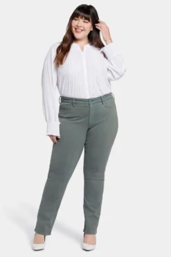 Marilyn Straight Jeans In Plus Size - Sage Leaf