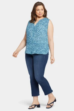 Sleeveless Pintuck Blouse In Plus Size - Agness -Nydj Apparel Shop WGGT3256 S2005 3