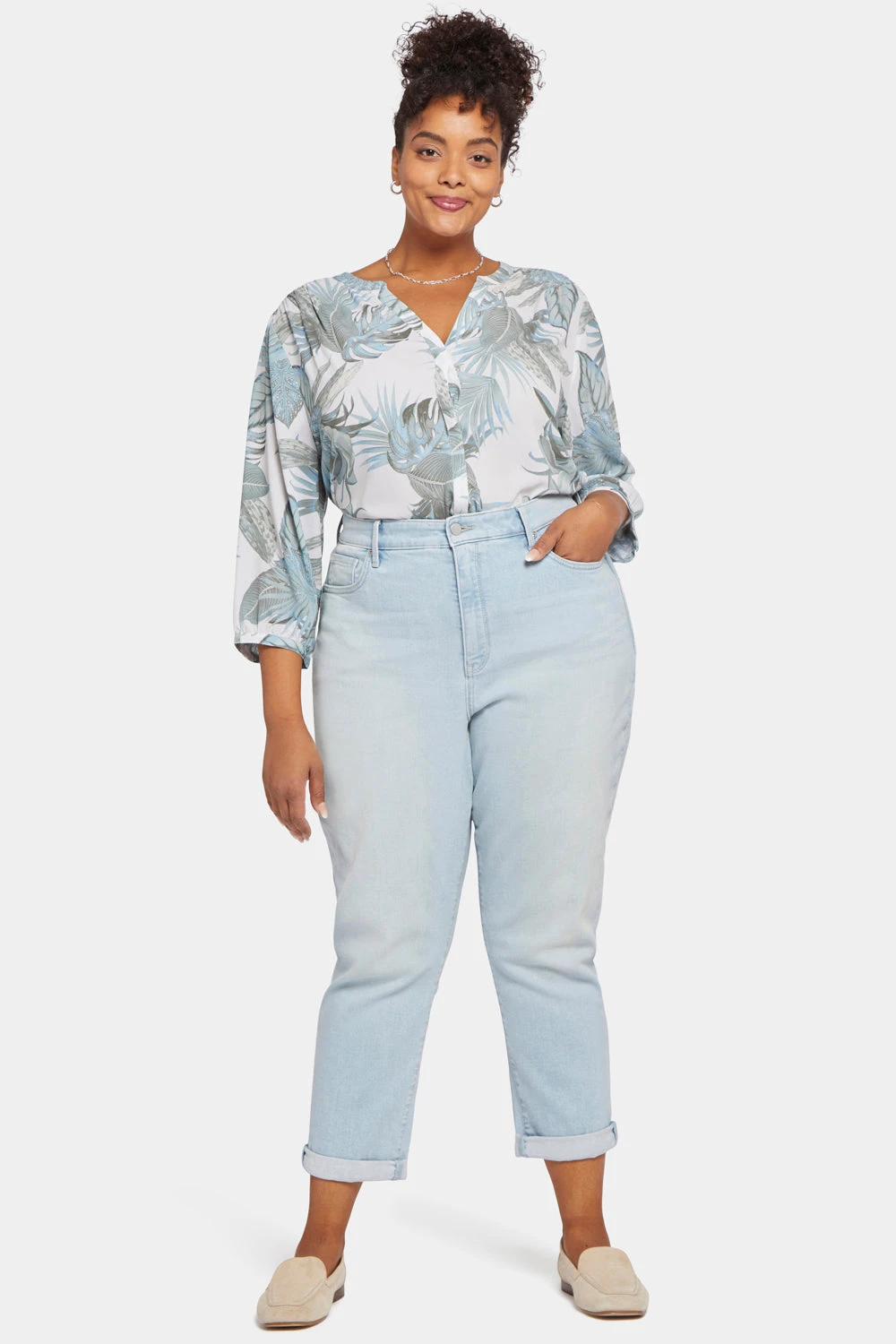 Margot Girlfriend Jeans In Plus Size - Dunes 1 Margot Girlfriend Jeans In Plus Size - Dunes