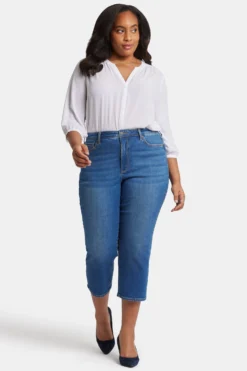 Joni Relaxed Capri Jeans In Plus Size - Rockford