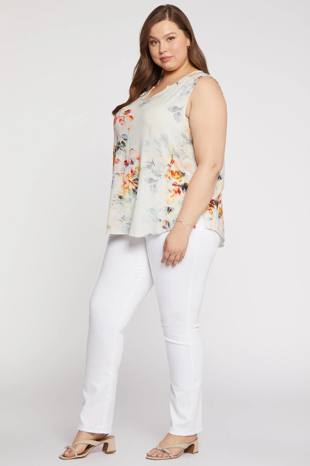 Sleeveless Perfect Tee In Plus Size - Printemps 3 Sleeveless Perfect Tee In Plus Size - Printemps - Image 3