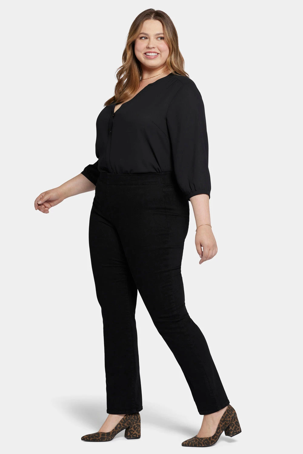 Bailey Relaxed Straight Pull-On Jeans In Plus Size - Black Rinse 5 Bailey Relaxed Straight Pull-On Jeans In Plus Size - Black Rinse - Image 5