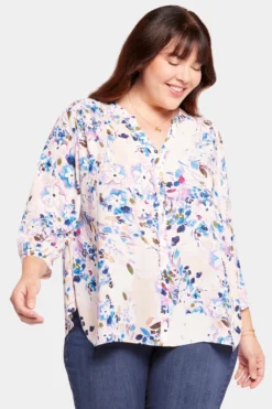 Pintuck Blouse In Plus Size - Genoa Park