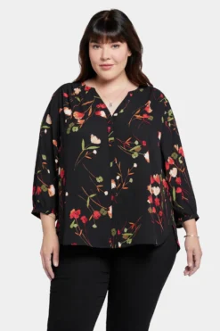 Pintuck Blouse In Plus Size - Lynbrook Garden