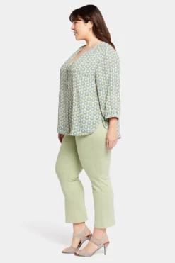 Pintuck Blouse In Plus Size - Blue Blossoms 8 Pintuck Blouse In Plus Size - Blue Blossoms -Nydj Apparel Shop WS1F0537 U1094 3
