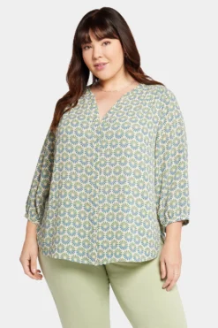 Pintuck Blouse In Plus Size - Blue Blossoms 9 Pintuck Blouse In Plus Size - Blue Blossoms -Nydj Apparel Shop WS1F0537 U1094 4