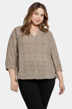 Pintuck Blouse In Plus Size - Willwood
