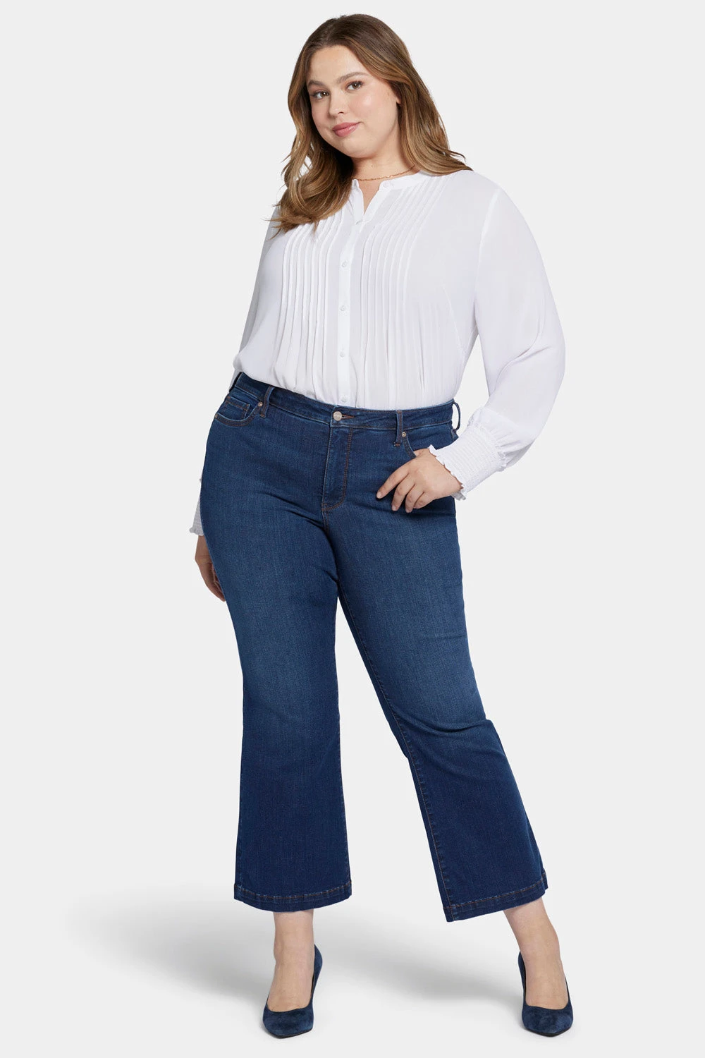 Relaxed Flared Jeans In Plus Size - Gold Coast 4 Relaxed Flared Jeans In Plus Size - Gold Coast - Image 4