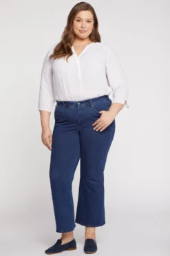 Waist-Match™ Relaxed Flared Jeans In Plus Size - Genesis
